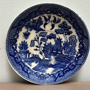Vintage Japan Blue Willow Plate - Collector Collection Classic Antique